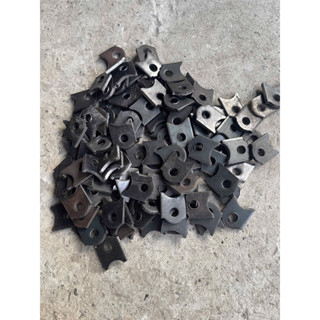 combo 10 Tai vách hàn vào chuồng heo, chuồng lợn