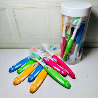 Hộp 8 bàn chải đánh răng cho bé