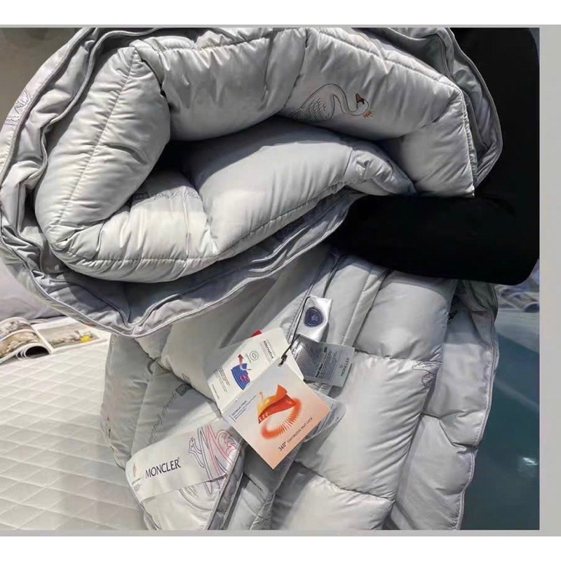 Ruột chăn lông vũ moncler 3kg siêu ấm cực nhẹ 200x230cm có hai màu trắng và ghi