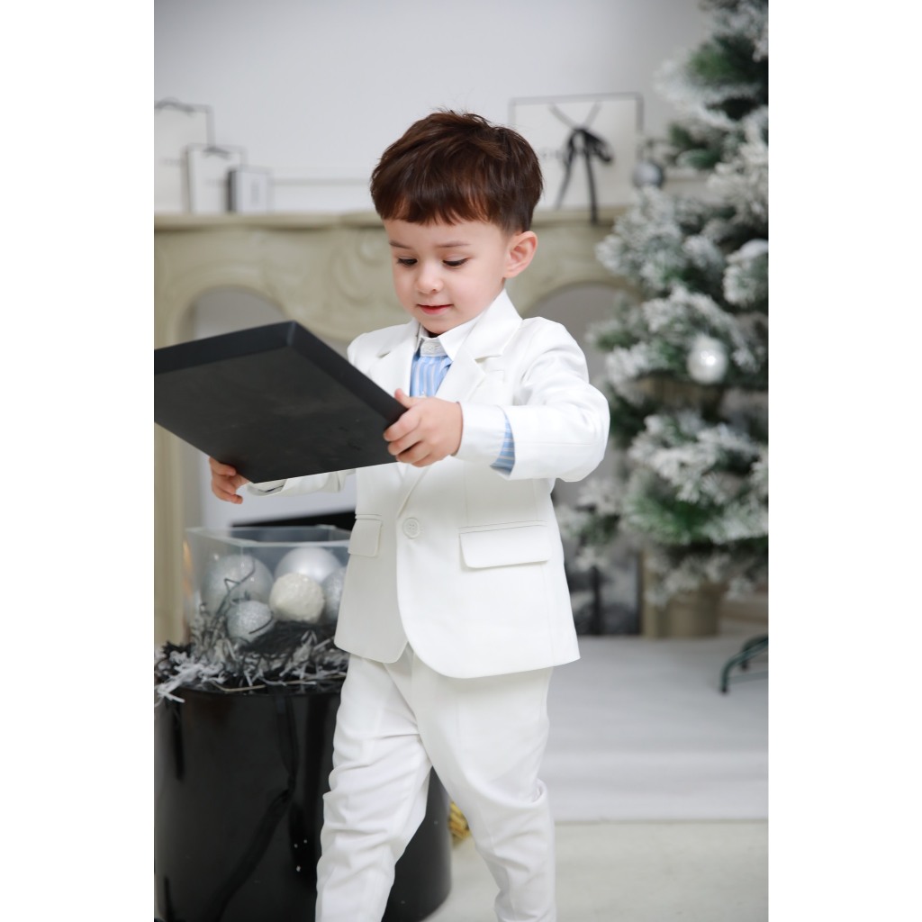 SET VEST TRẮNG CHO CÔNG TỬ NHÍ
