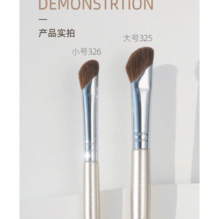 Cọ khối sóng mũi phấn highlight cán bạc ( lông thú )