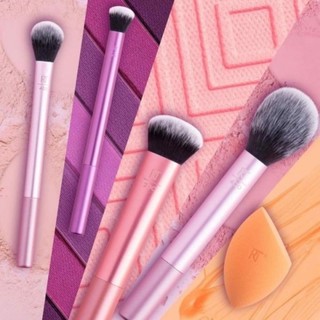 Bộ cọ trang điểm 4 cây kèm 1 mút (Everyday Essentials Kit with 1 Miracle) Real Techniques