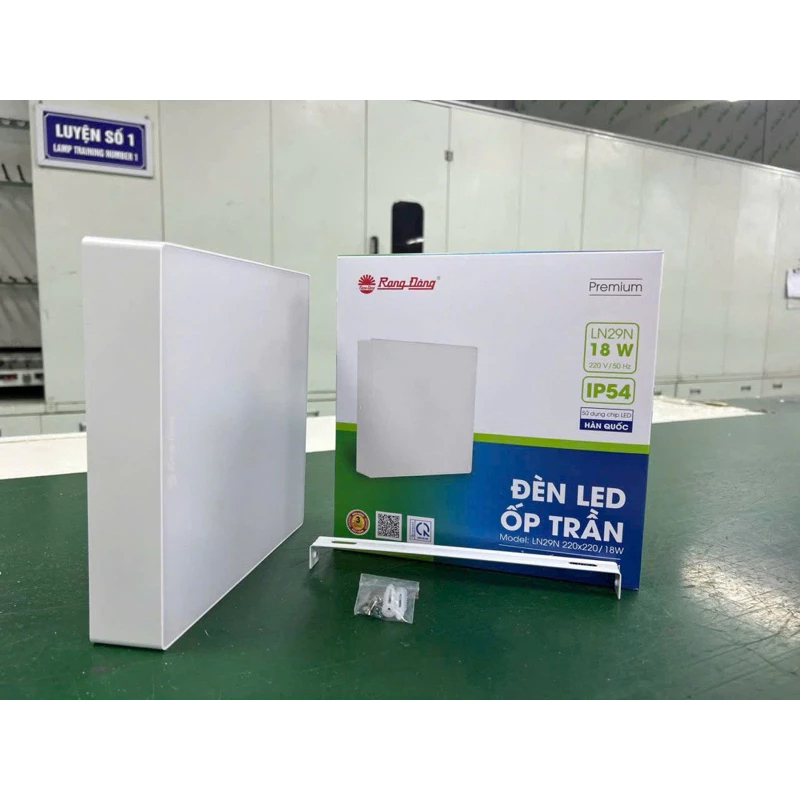 Đèn LED ốp trần tròn đổi màu đế nhựa LN29N 12W, 18W, 24W chính hãng Rạng Đông