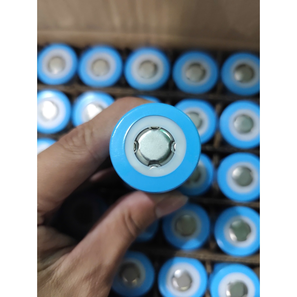 Pin 32700 mới - 3,2v 6Ah xả tức thời 5C 30A