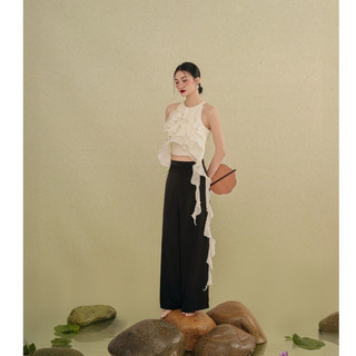 Quần lụa phối với áo dài Black Culottes phù hợp mặc lễ tết OLV