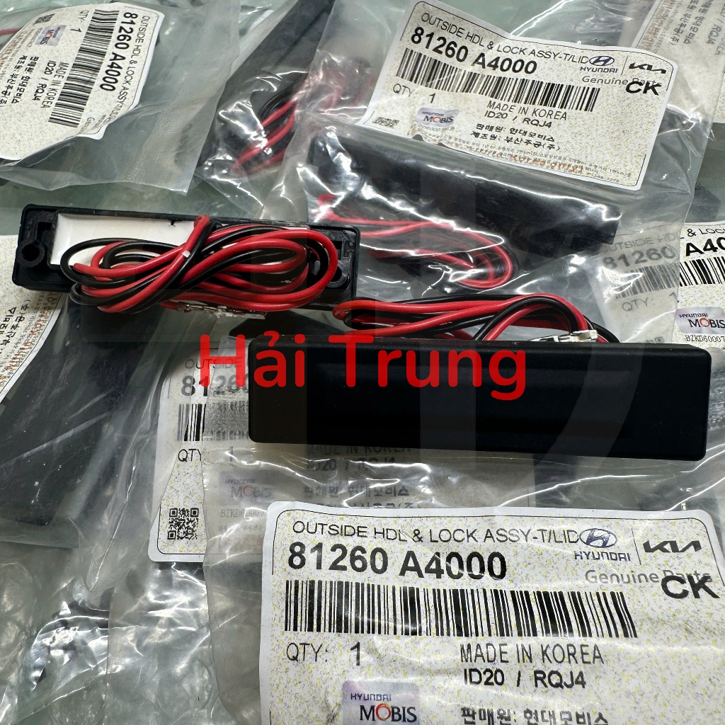 CÔNG TẮC MỞ CỐP HẬU RONDO, CARENS, SEDONA, CARNIVAL (MÃ 81260A4000)