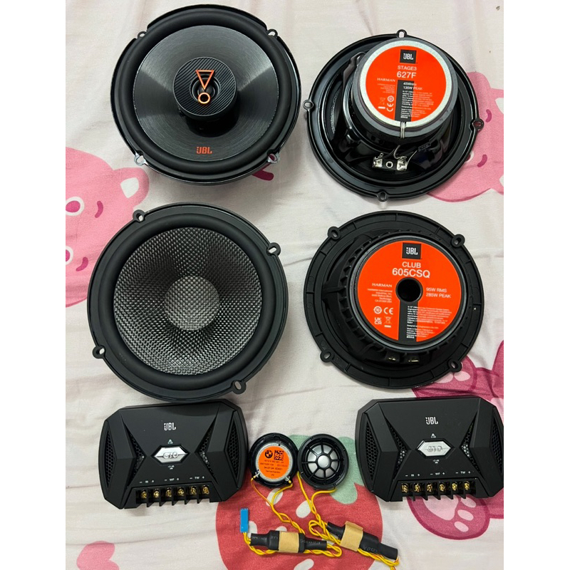 bộ gồm 4 loa canh, 2 loa chep,2 phan tần, 1 loa center, 1 amli