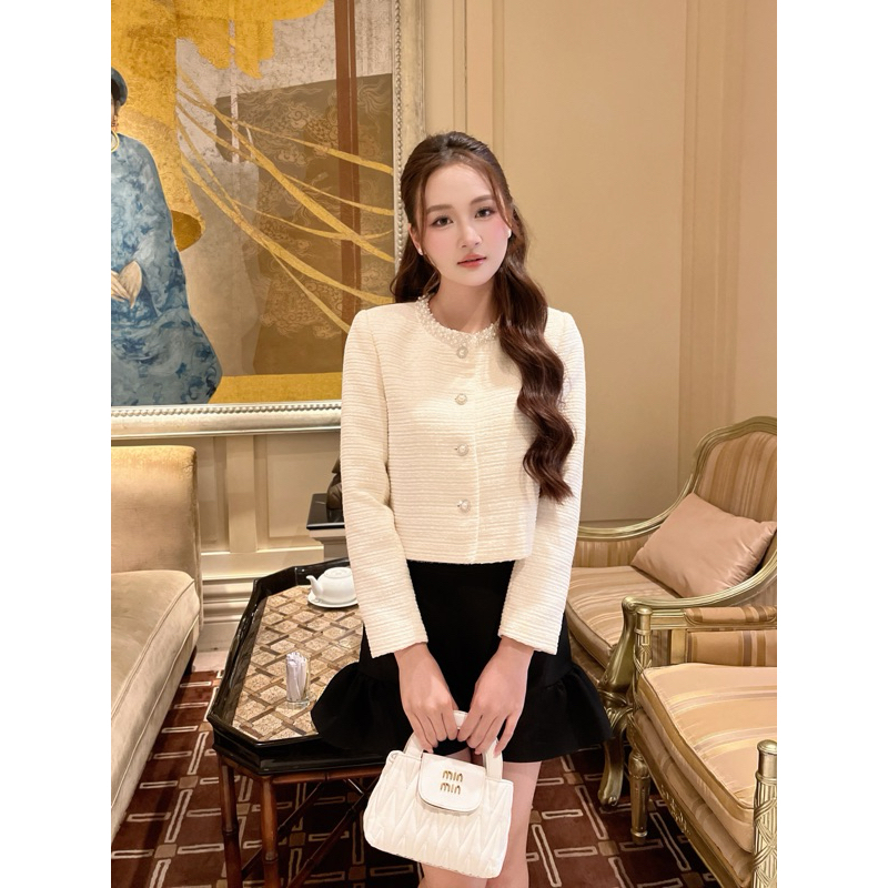 Áo Khoác Dạ Trắng Kem Nữ PADDY Cổ Tròn Đính Ngọc Khuy Tròn Nữ