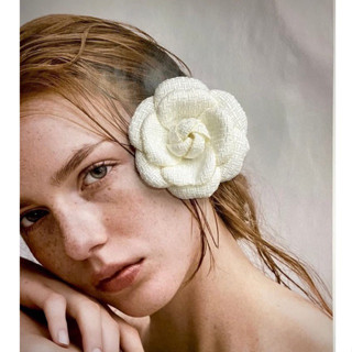 Hoa trà cài áo làm từ vải dạ cao cấp -size 10cm- 1 bông-sẵn ghim cài