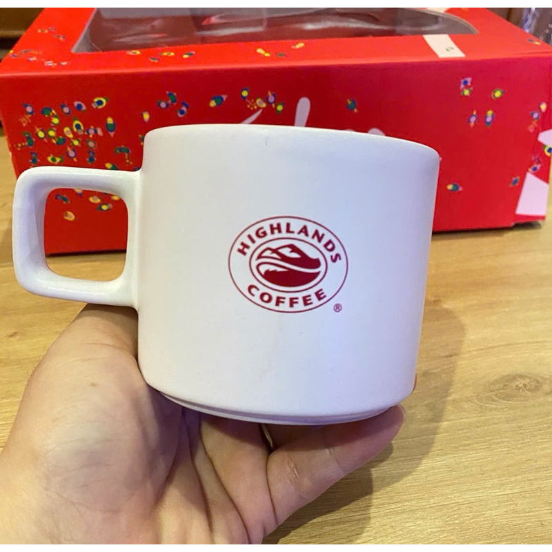 Ly sứ cao cấp Highlands Coffee