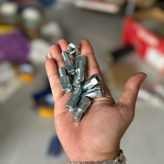 Ốc Độn Chân Gương Đổi Ren Xe Yamaha Bên Phải Ren Âm Thuận  Ren Dương Nghịc Giá 1Con