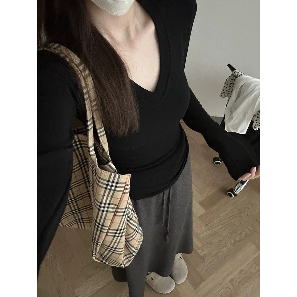 Áo Thun Nữ Cổ Tim Dài Tay JUSTDUN T28 - Ôm Body, Cotton Mềm Mại, Giữ Nhiệt, Co Giãn 4 Chiều | BigBuy360 - bigbuy360.vn