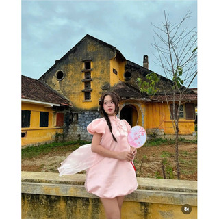 ĐẦM DOLL ĐÍNH HOA BÊN VAI
