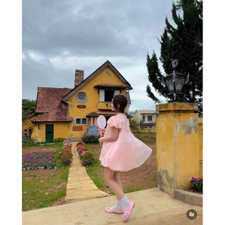 ĐẦM DOLL ĐÍNH HOA BÊN VAI