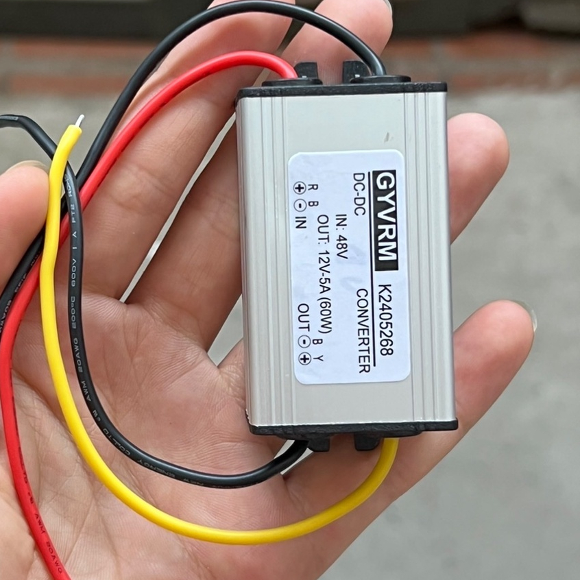 Bộ chuyển đổi điện năng lượng mặt trời 48V xuống 12V 5A