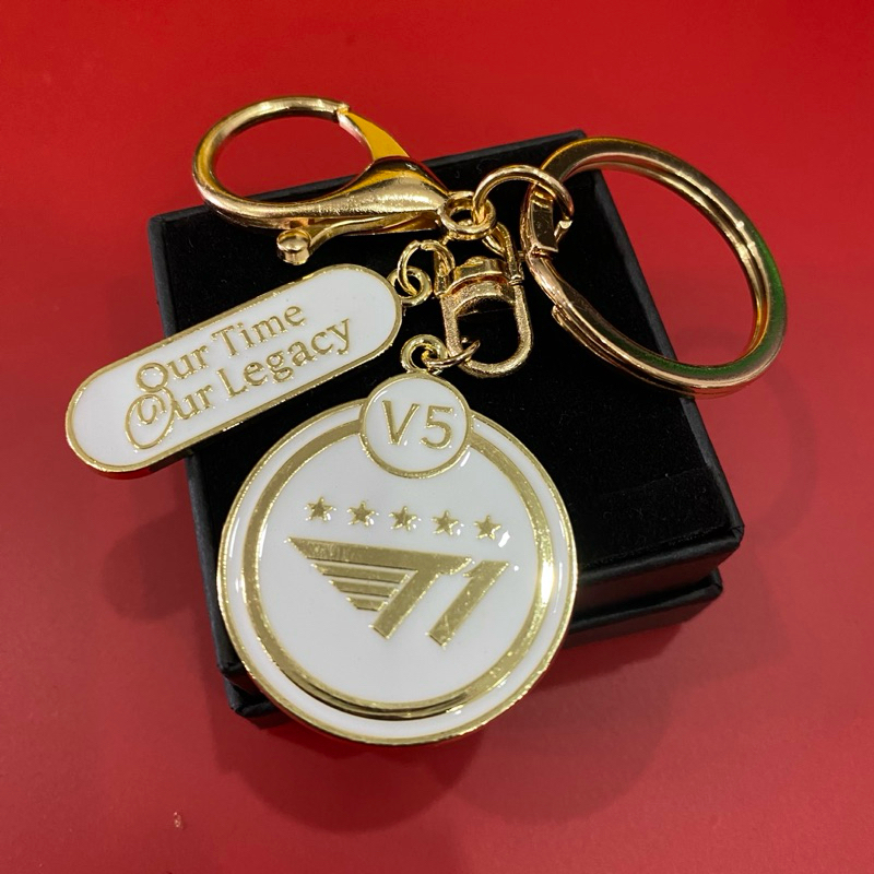 Móc chìa khoá T1 keychain V5 CKTG 2025 đồng mạ vàng Replica