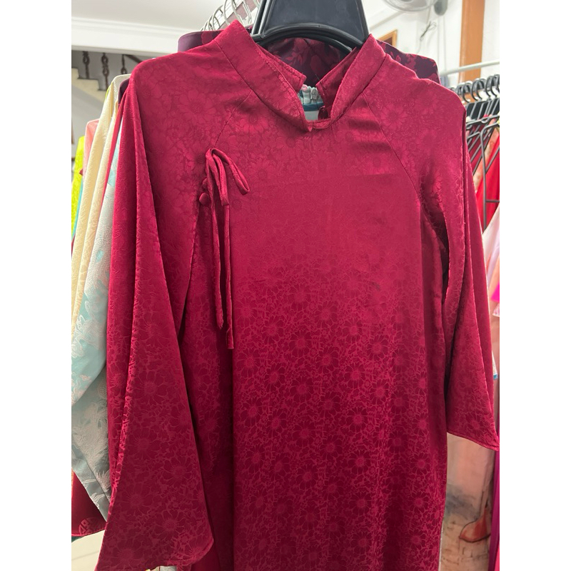 AD16 áo dài đỏ thâm gấm nếp