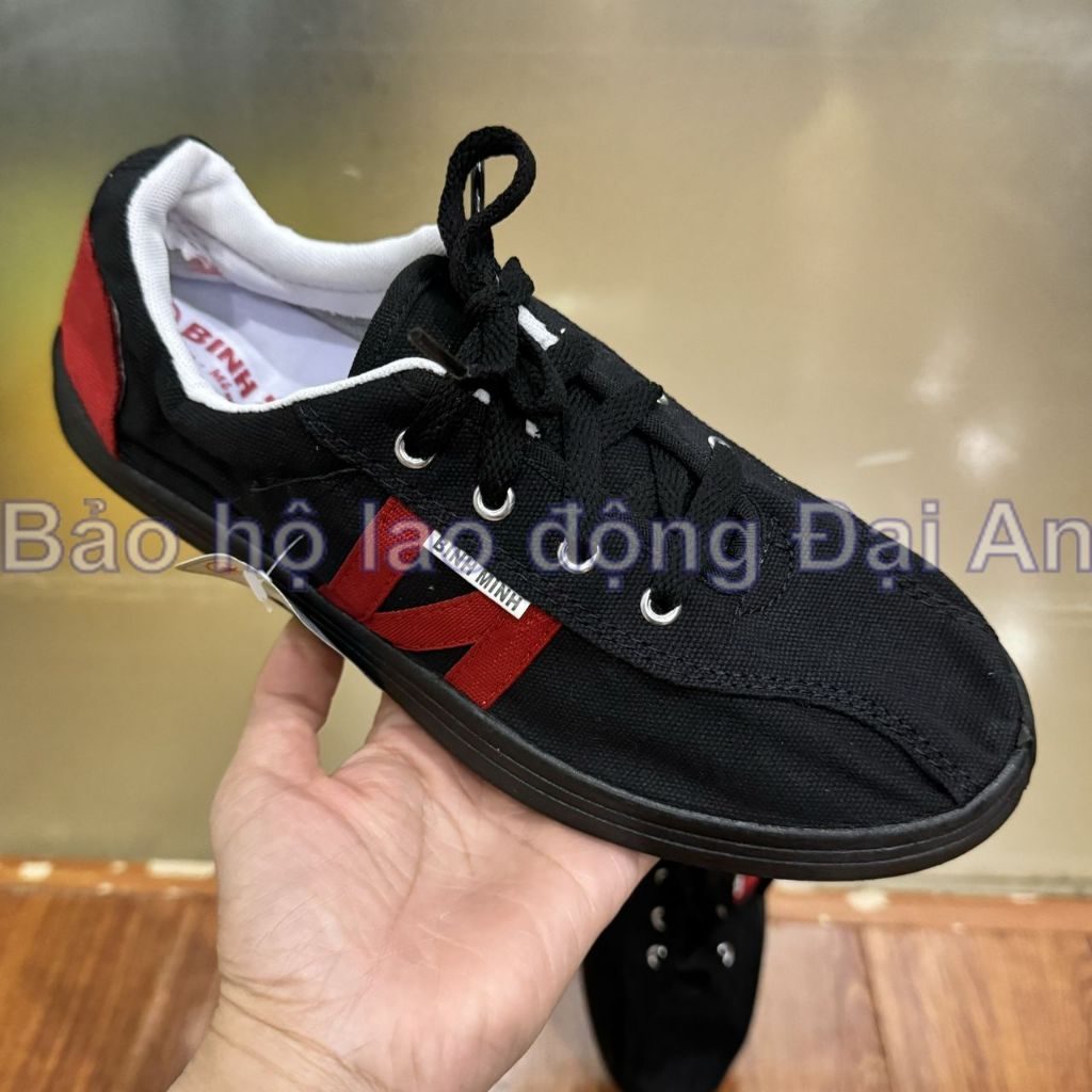 Giày Bata vải Bình Minh đế đinh đen sọc đỏ