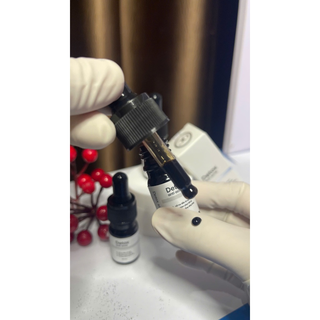 Sản phẩm Serum Mụn Detox Anti Acne QC Sạch Mụn đẹp da (5ml)
