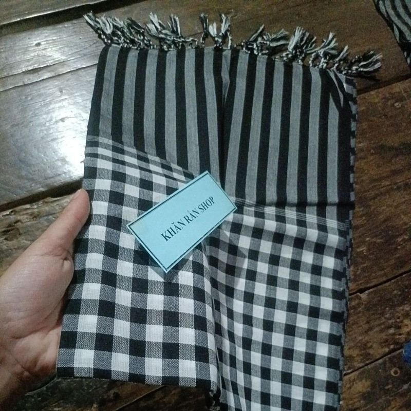 KHĂN RẰN SHOP_ Khăn rằn nam bộ trắng đen (BÌA ĐEN) 60x165cm