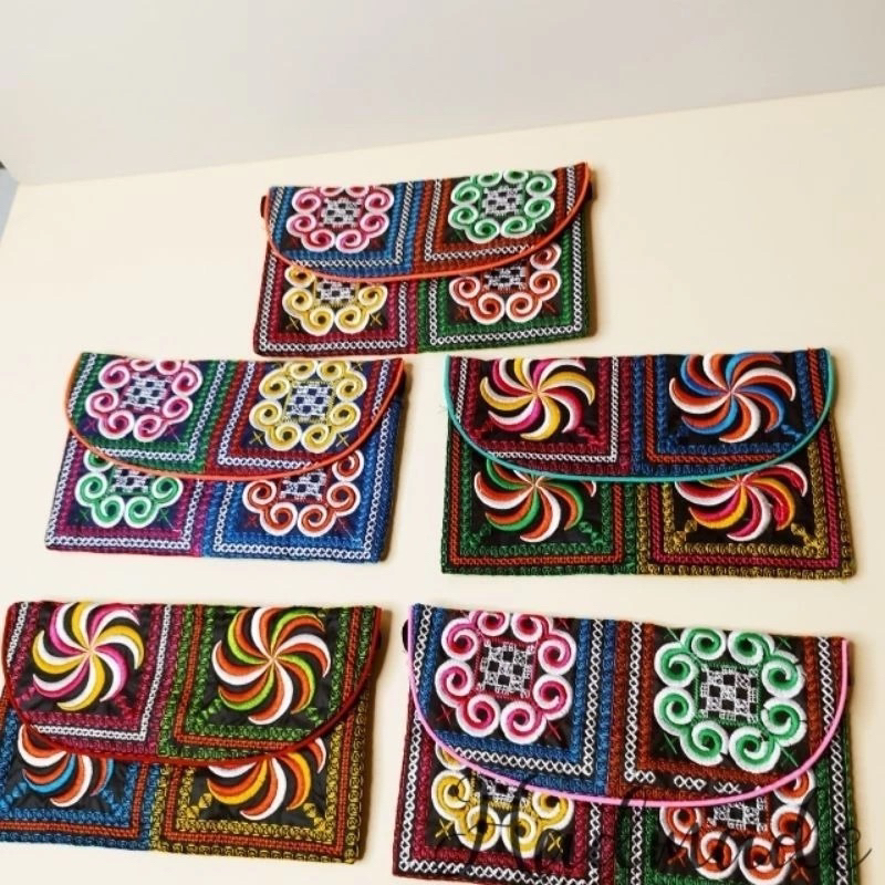 Ví cầm tay hai ngăn lắp gập thêu thổ cẩm -  lưu niệm MADE IN VIỆT NAM