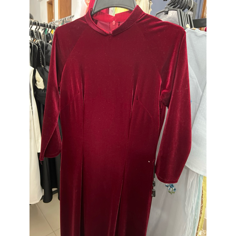 AD84 áo dài đỏ nhung trơn