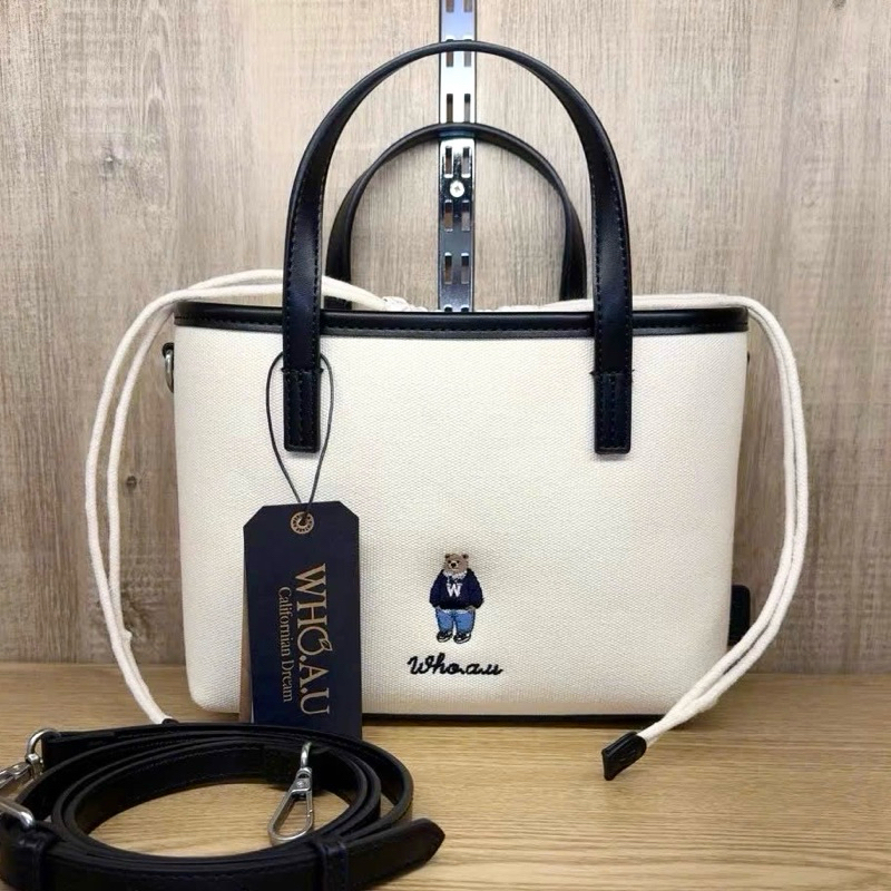 CHÍNH HÃNG - WHOAU BEAR CANVAS TOTE BAG CREAM WHITE - Túi xách có quai, đeo chéo, hình gấu, màu trắn