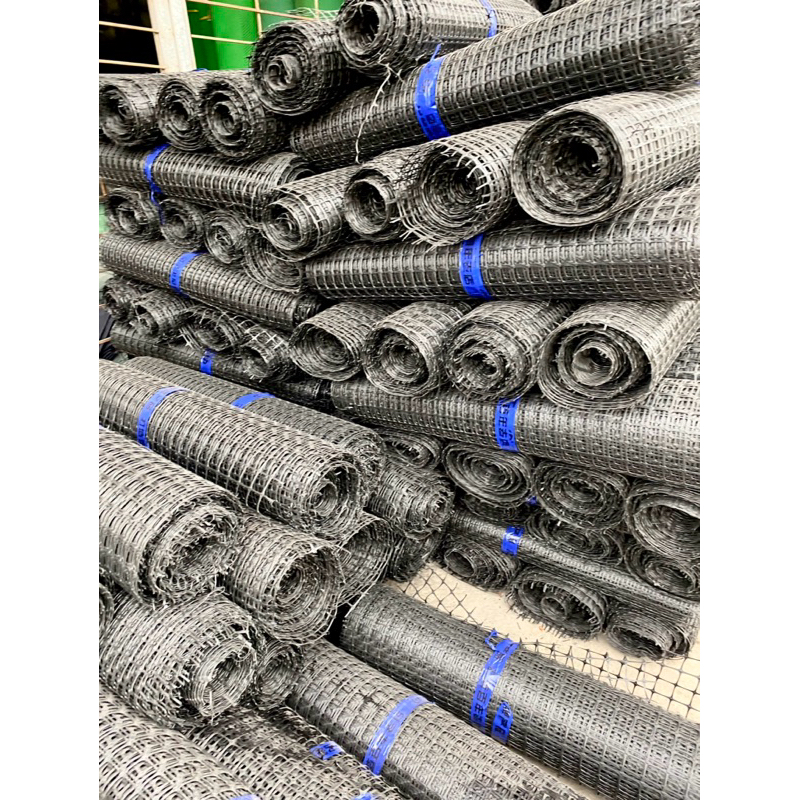 50m lưới nhựa khổ cao 1,5m làm hàng rào gà,vịt quây chuồng trại