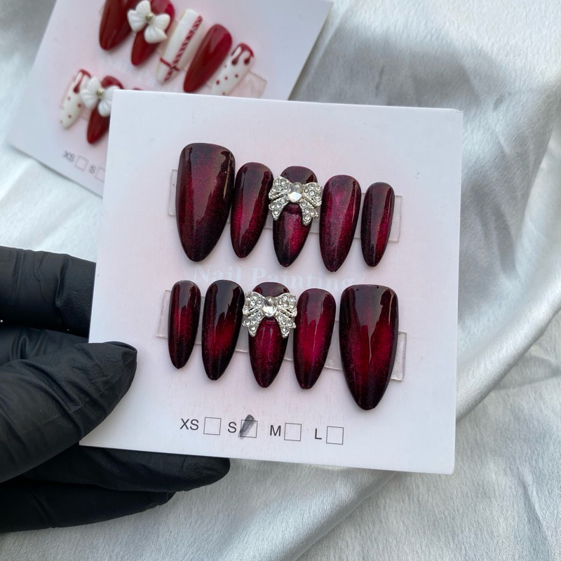 M09 thạch đỏ mắt mèo trắng da