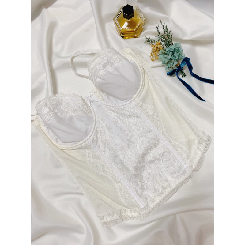 Áo corset trắng to lỗi 2hand(C90)