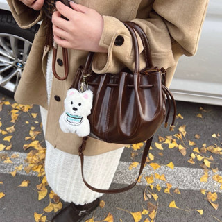   Có sẵn Hoả Tốc  Túi da retro cầm tay túi vuông nhỏ túi xách nữ 2024 phong cách mới đơn giản và đa năng 