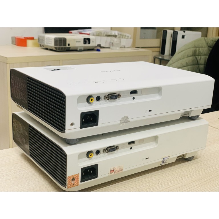 Máy chiếu cũ Sony VPL-DX120