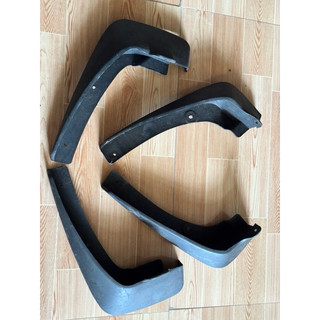 chắn bùn bánh vios đời 08 - 13 ( giá 1 bộ 4 chiếc , oem )