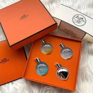 Set Nước Hoa Mini 4pcs Cho Nữ (4 x 7,5ml) Set quà tặng xinh xắn đáng yêu, với mùi hương Sexy, Lôi cuốn, quyến rũ