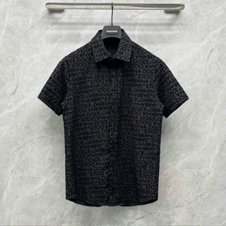 Áo sơ mi đen tay ngắn nam Đôn Chề lụa thô hoạ tiết vân chữ monogram nhung nổi tràn thân boy phố SMC50P