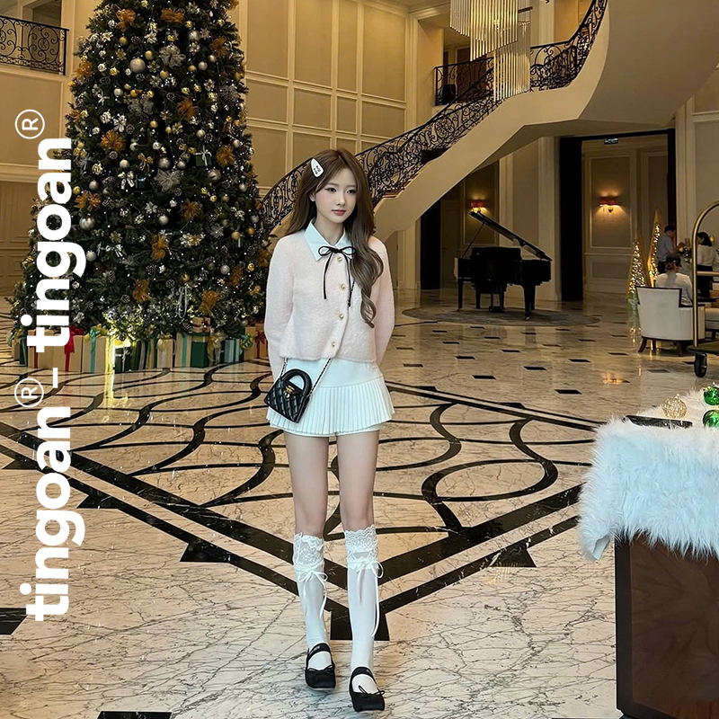 TINGOAN® - Áo len lông bông hồng nhạt dáng lửng phối cúc kim loại LISA LOVE TOP/PK | BigBuy360 - bigbuy360.vn