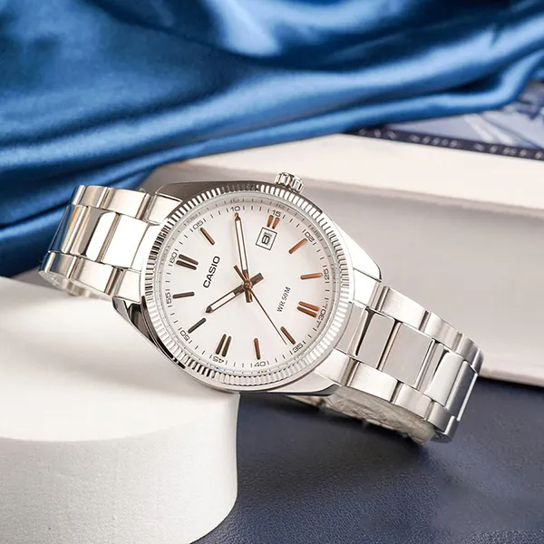 Đồng Hồ Nam Casio MTP-1302D-7A1VDF Mặt Trắng Dạ Quang Kính Khoáng 38.5mm Chống Nước Dây Kim Loại Không Gỉ Chính Hãng | BigBuy360 - bigbuy360.vn