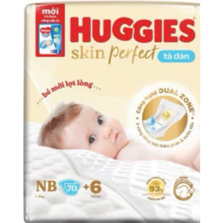 HCM -Tặng thêm 6 Miếng Bên Trong- 1 Gói Tã dán sơ sinh Huggies NB70 -  Newborn 70 - Skin Perfect Cho Bé Dưới 5kg