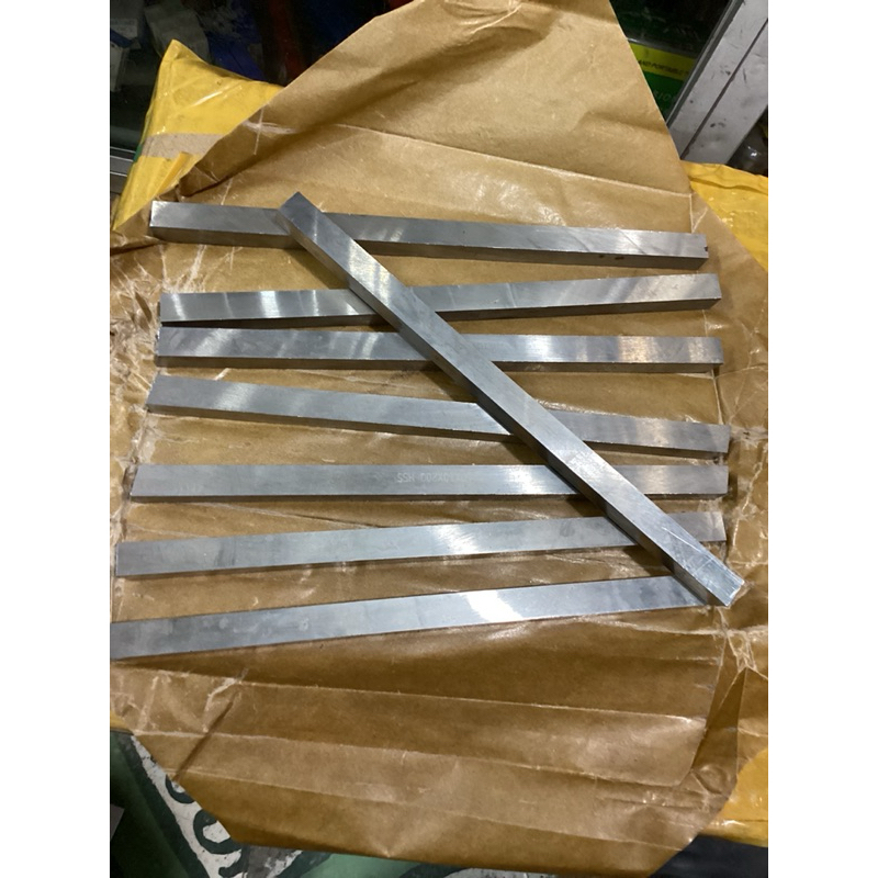 Théo gió vuông HSS cỡ 14mm,16mm,20mm,22,25mm dài 200mm đột cứng 60HRC làm dao cắt ,dao tiện ,