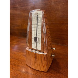 Máy đánh nhịp Metronome màu gỗ chất liệu nhựa có tiếng chuông dùng để luyện đàn, nhịp độ