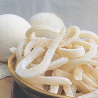 Mứt Dừa Non Sợi Đũa Bến Tre - Túi hút chân không 500g - Đặc Sản Bến Tre