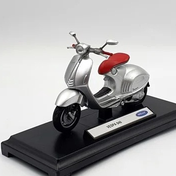 Xe Mô Hình VESPA 2014 946 1:18 Welly ( Bạc yên đỏ )