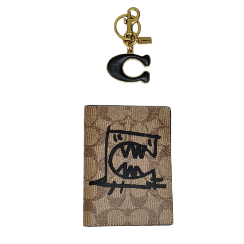 Ví Coach đựng Passport