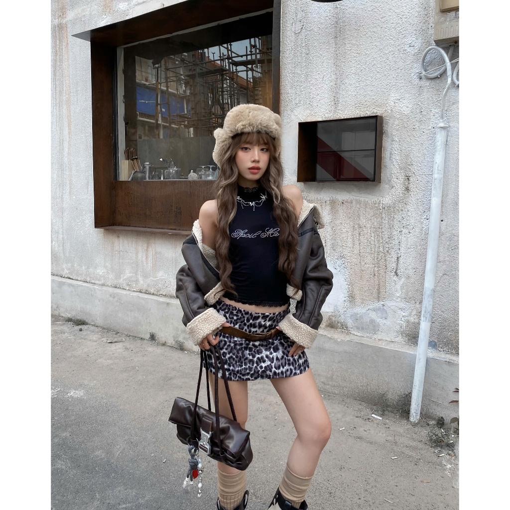 𝐊𝐈𝐋𝐋 𝐒𝐘𝐒𝐓𝐄𝐌 - Áo yếm hở lưng croptop SPOIL ME phối ren đính đá lấp lánh ôm body | BigBuy360 - bigbuy360.vn