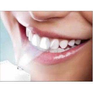 Set Kem Đánh Răng Và Đèn Chiếu Teeth Flash White NHẬT BẢN
