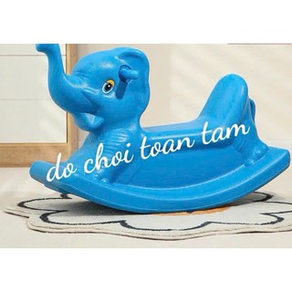 Đồ Chơi Bập Bênh Con Voi Thân Thiện, Thiết Kế An Toàn Cho Bé Mầm Non