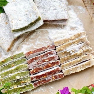 1Kg Bánh Chè Lam Lá Nếp,Ngấc,Truyền Thống Thơm Ngon