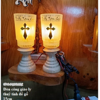 Đèn ly thuỷ tinh cao 15cm chân đế bằng gỗ trang trí bàn thờ gia đình công giáo (2 cái)