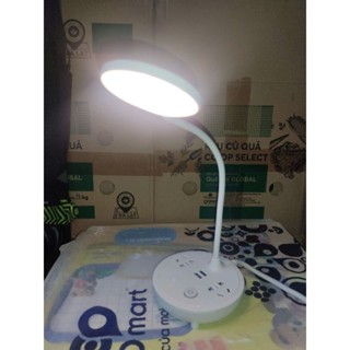  Đèn bàn có tích hợp ổ cắm USB và sạc điện thoại  tặng cục chuyển đổi 3 chấu thành 2 chấu  