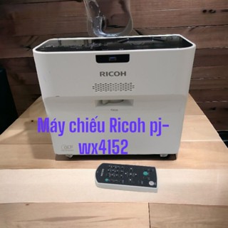 Máy chiếu siêu gần RICOH PJ-WX4152.đo sáng 3500lm.bong mới dùng 597h.hinh thức đẹp 95%>. máy kèm túi đeo